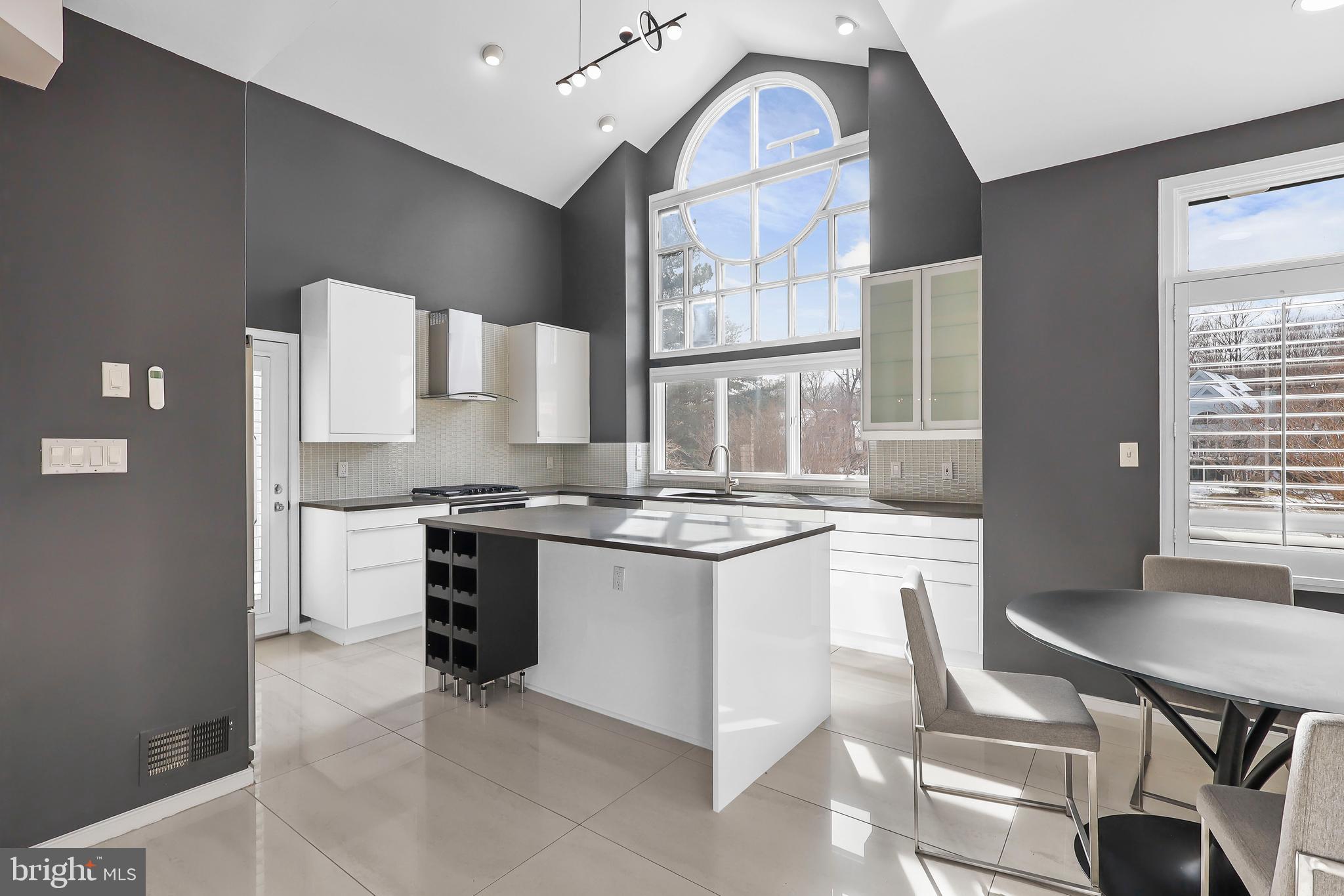 1460 WATERFRONT ROAD