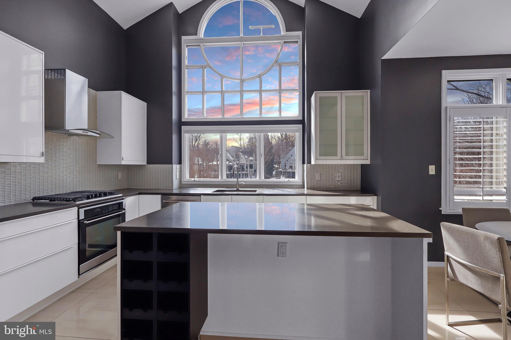 1460 WATERFRONT ROAD