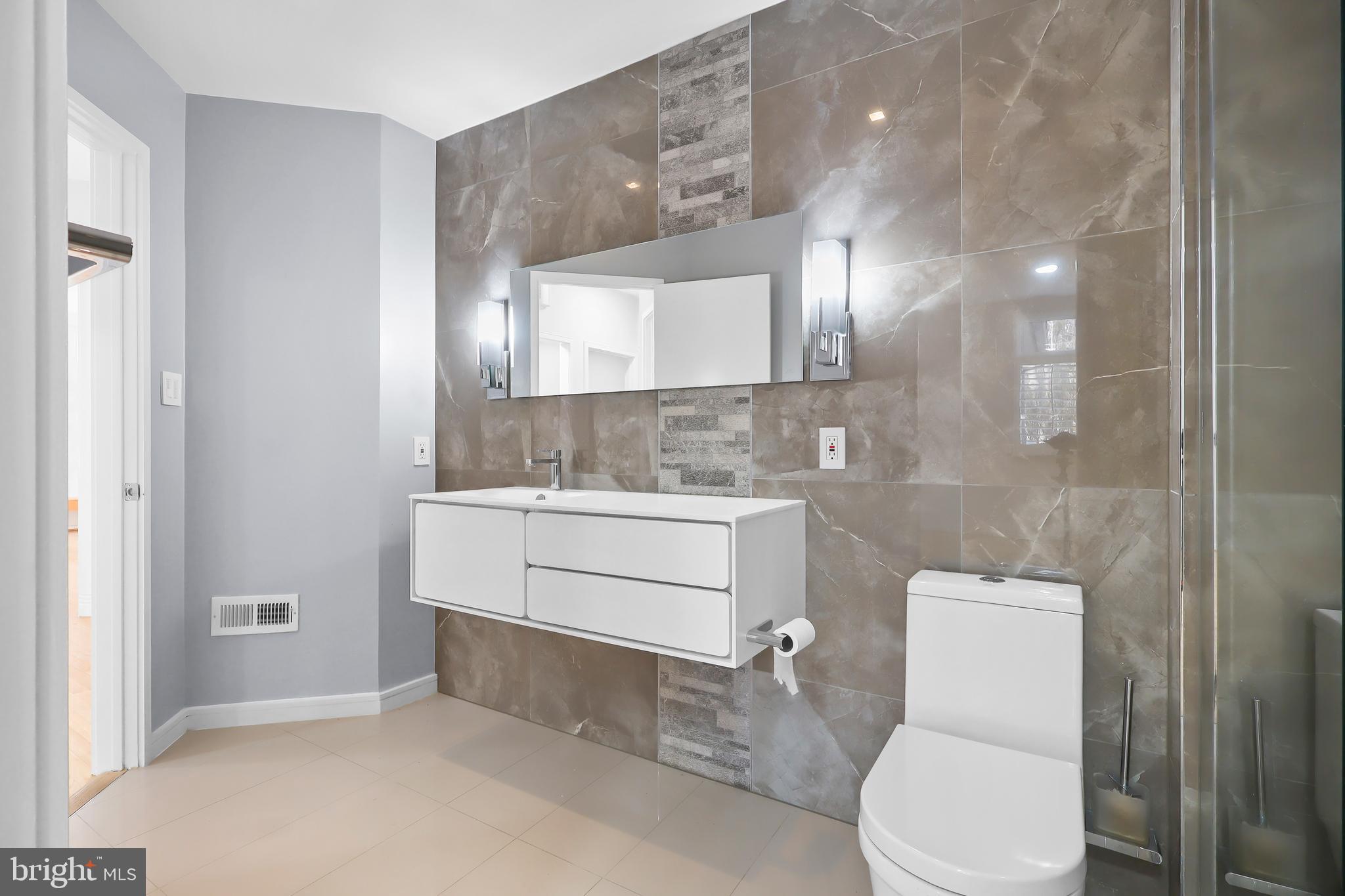 1460 WATERFRONT ROAD