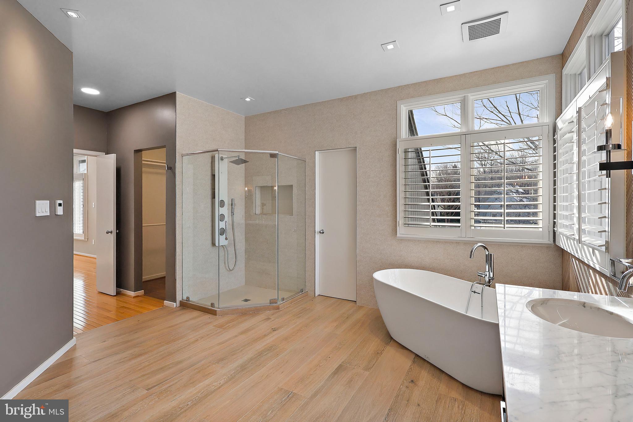 1460 WATERFRONT ROAD