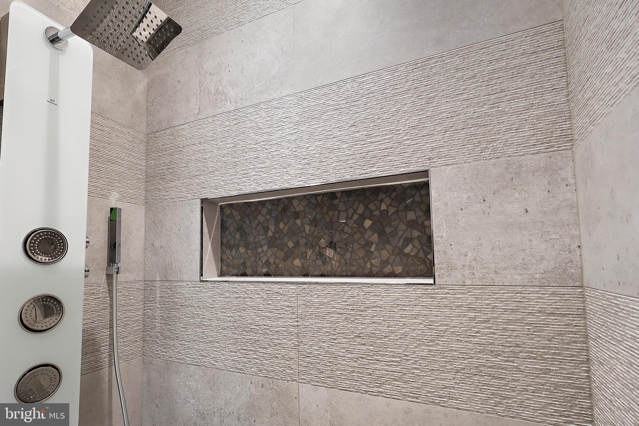 1460 WATERFRONT ROAD