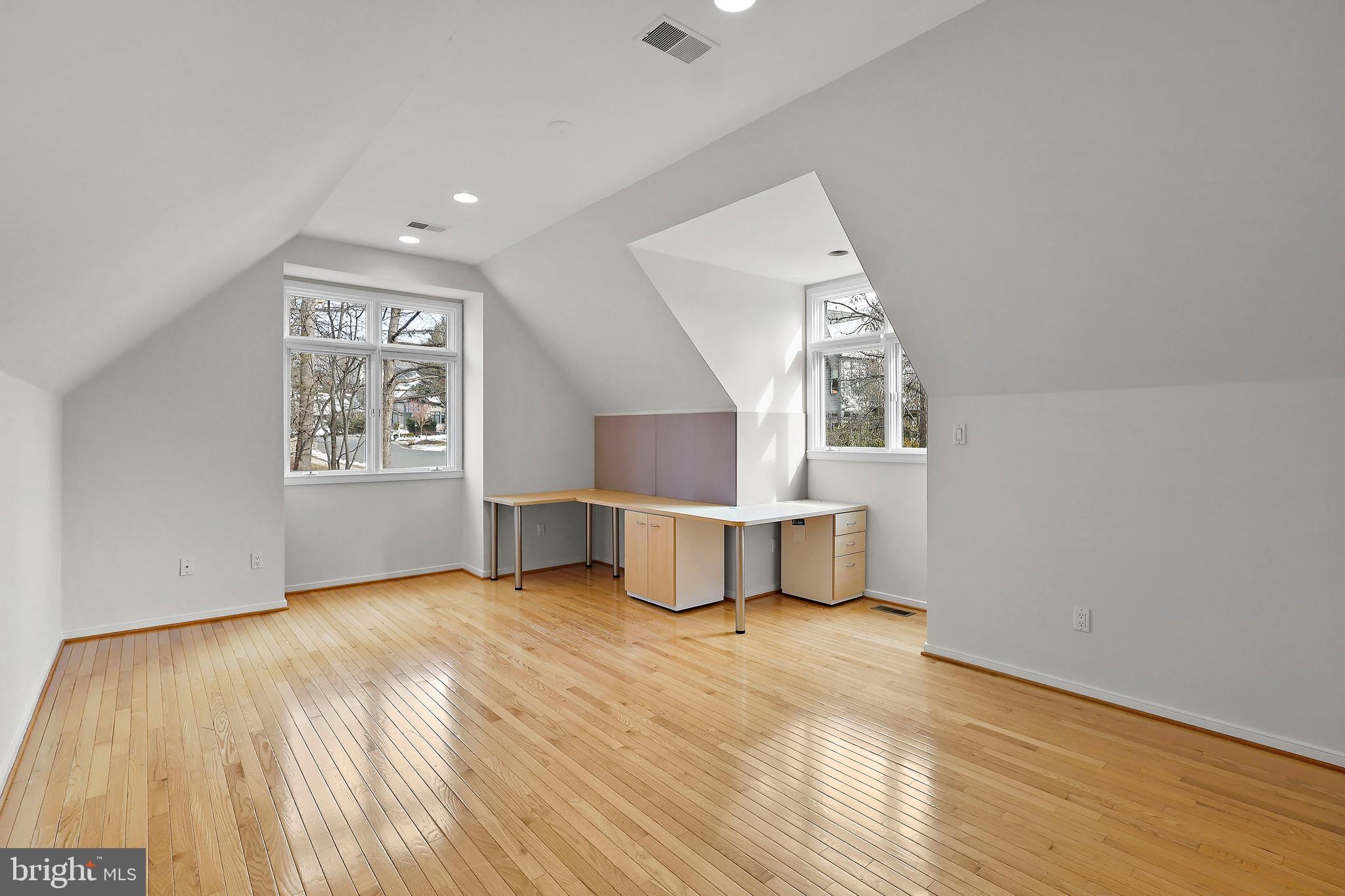 1460 WATERFRONT ROAD