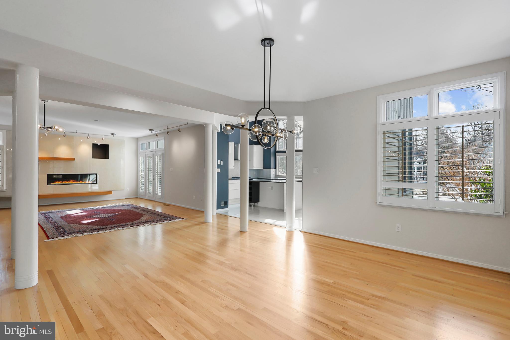 1460 WATERFRONT ROAD