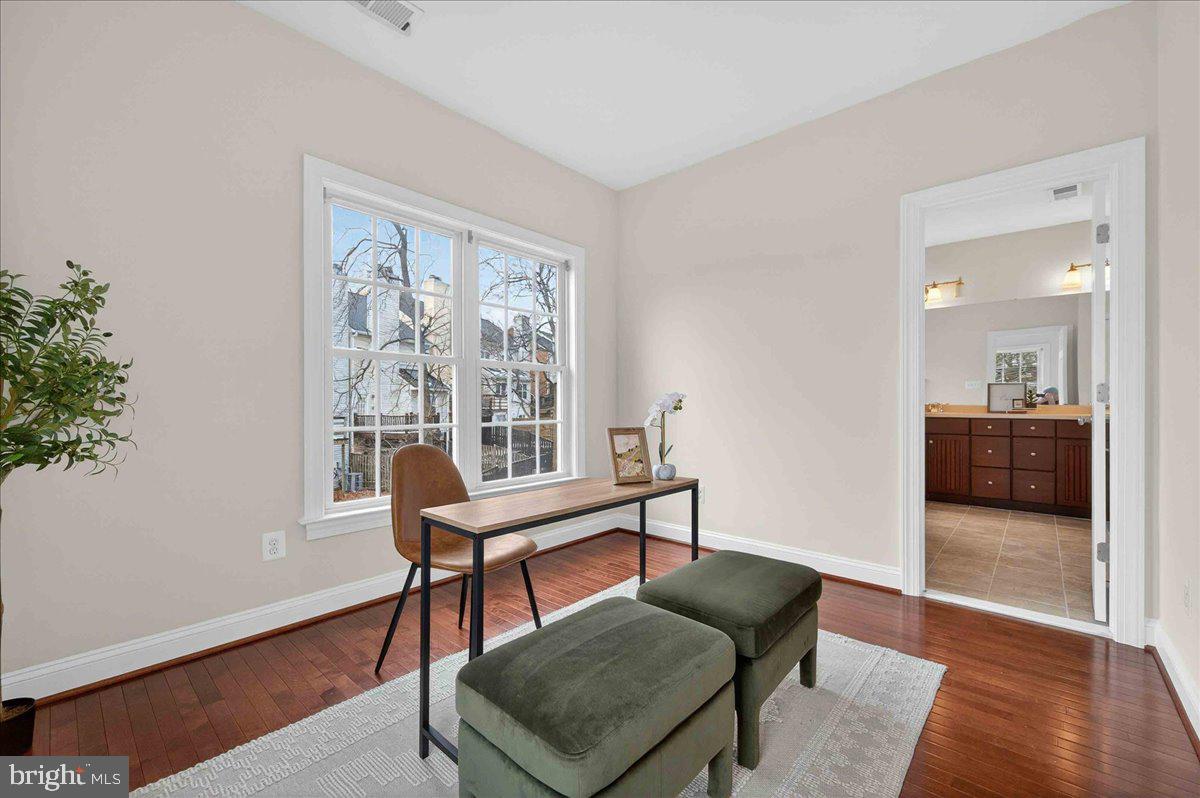 2081 HUTCHISON GROVE COURT