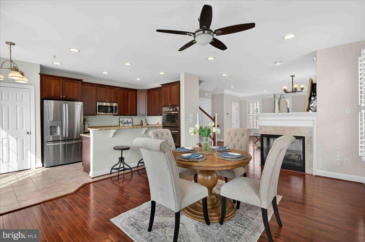 2081 HUTCHISON GROVE COURT