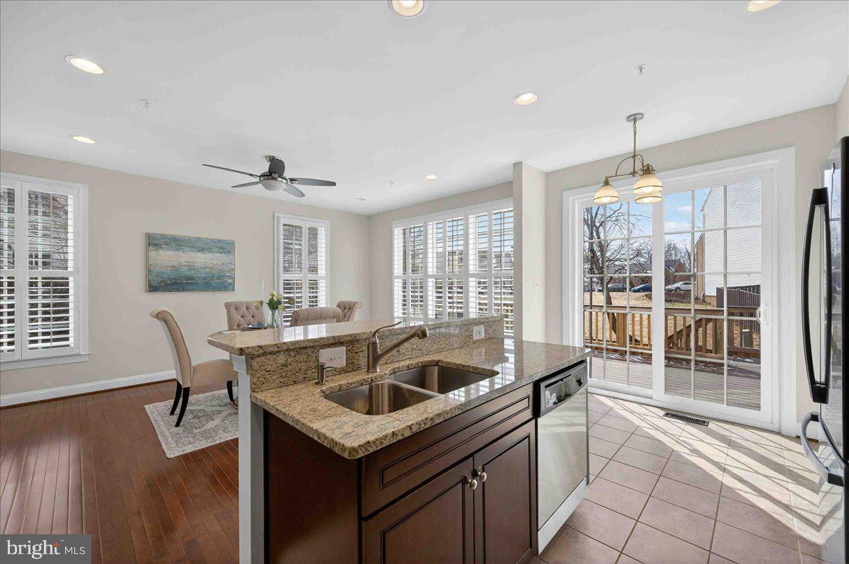 2081 HUTCHISON GROVE COURT