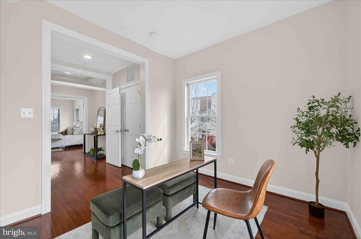 2081 HUTCHISON GROVE COURT