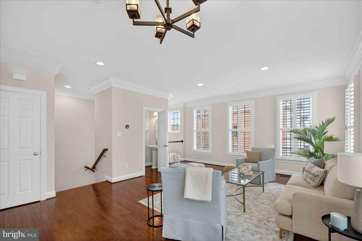 2081 HUTCHISON GROVE COURT