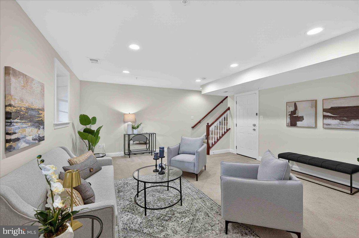 2081 HUTCHISON GROVE COURT