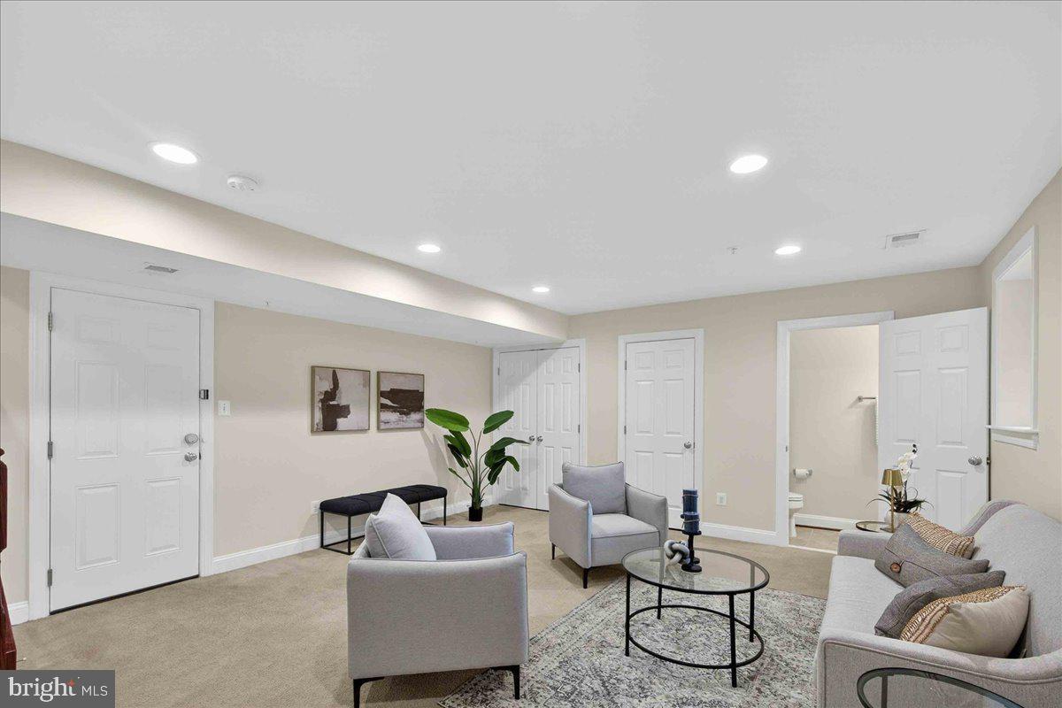 2081 HUTCHISON GROVE COURT