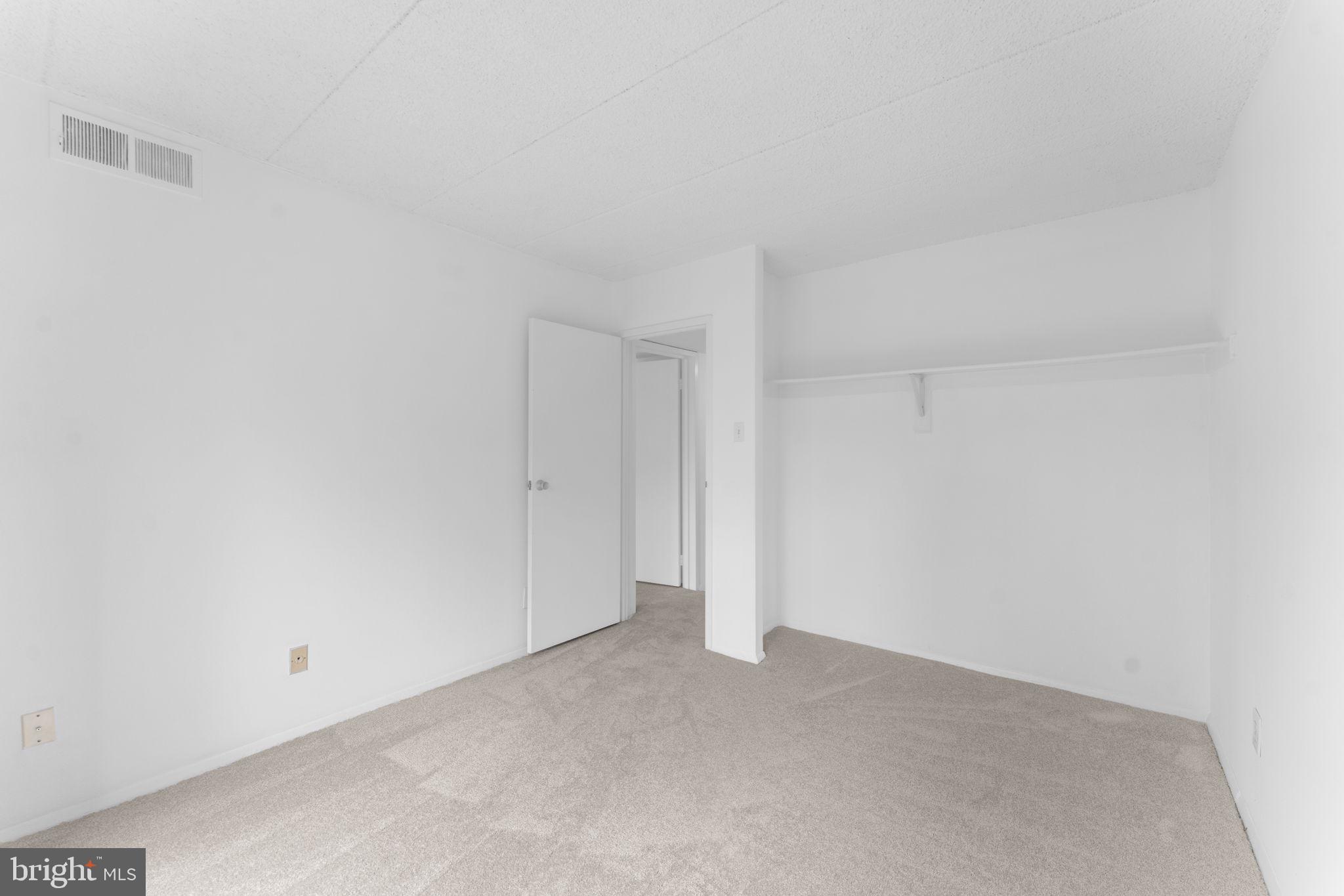 2112 GREEN WATCH WAY 200