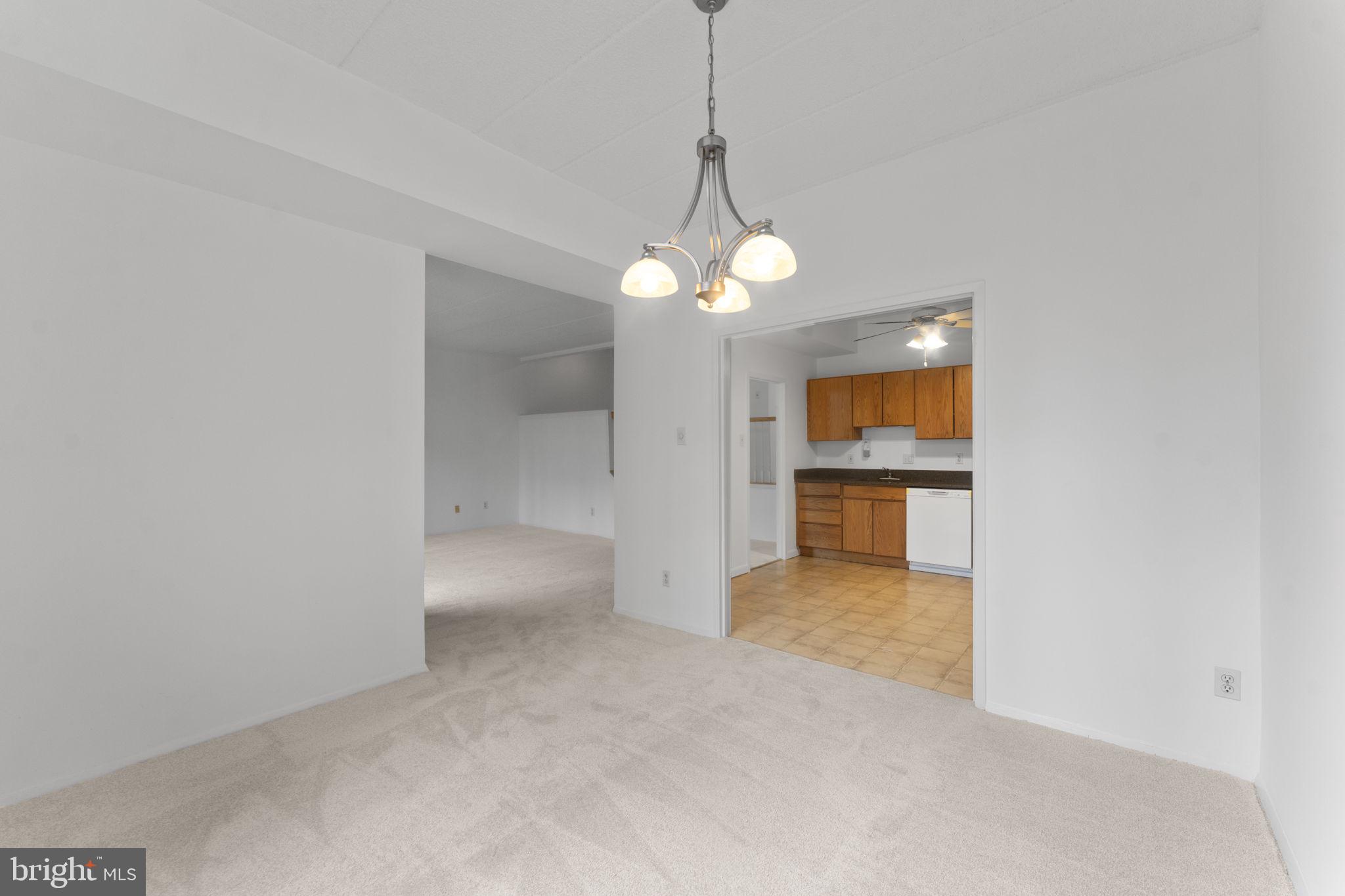 2112 GREEN WATCH WAY 200