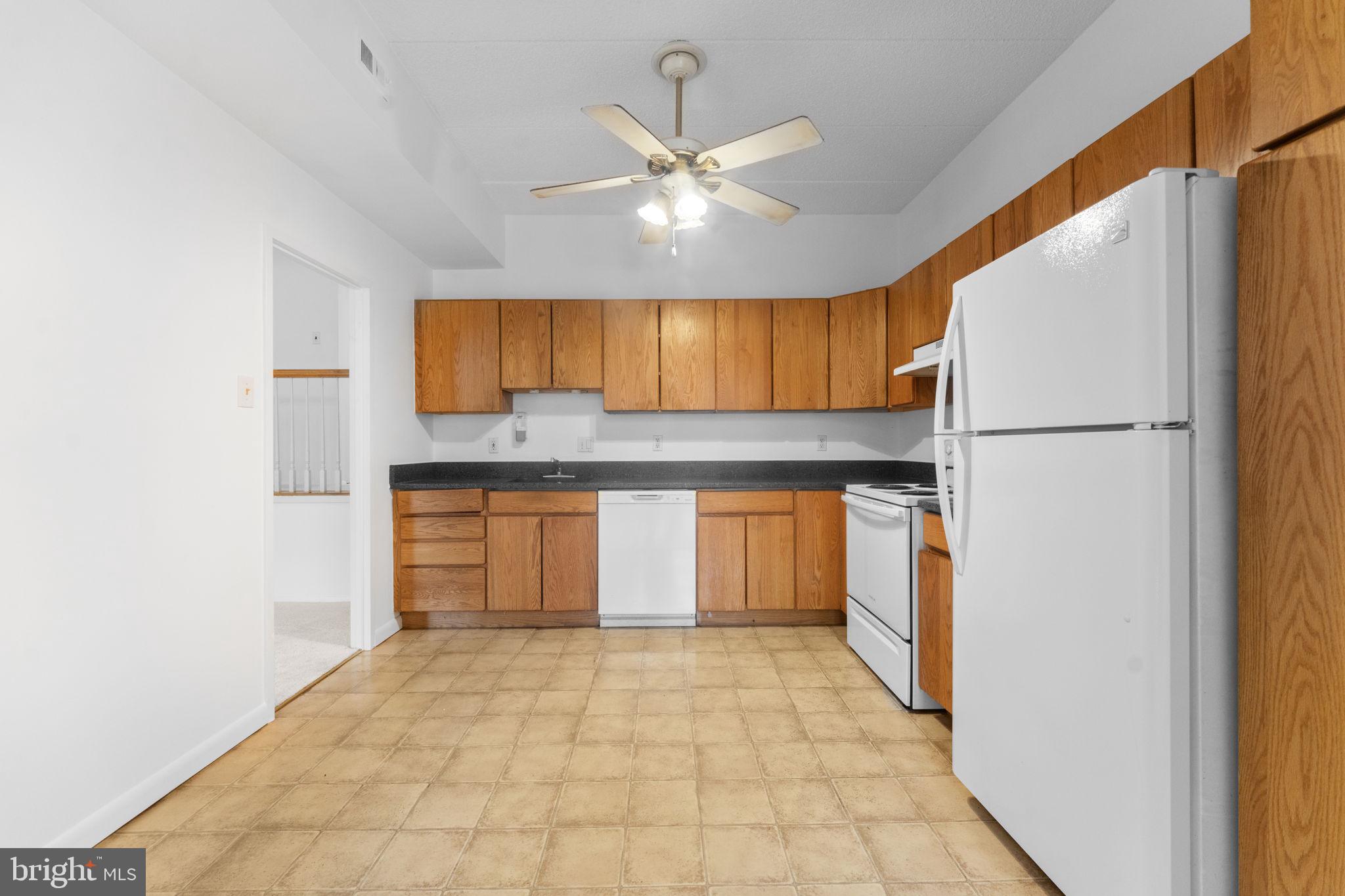 2112 GREEN WATCH WAY 200