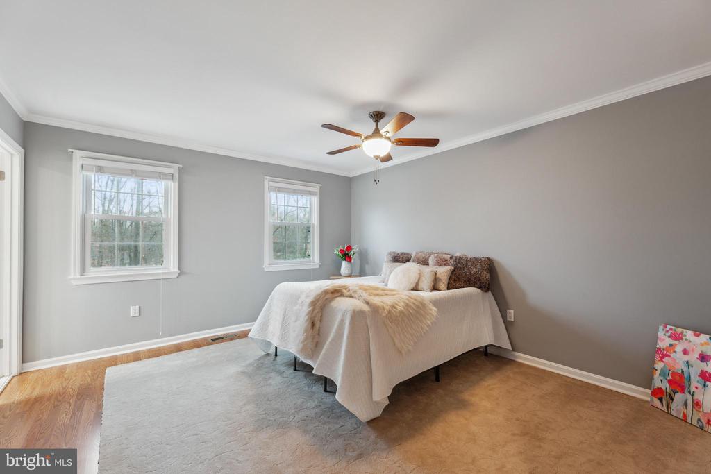 8112 RHODELL LANE