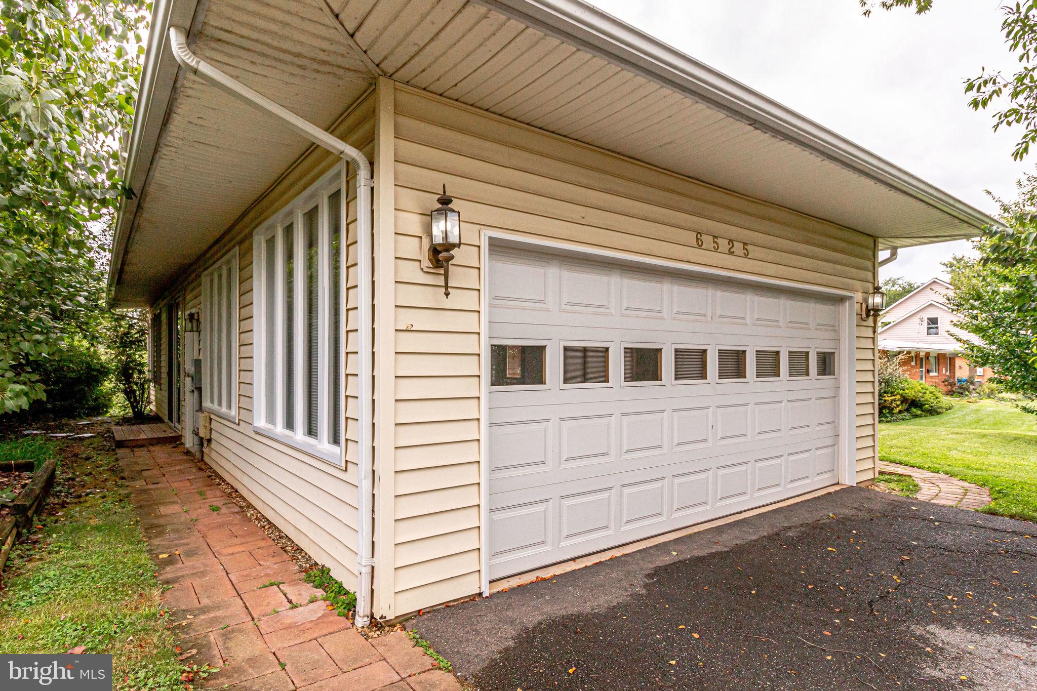 6525 BYRNES DRIVE