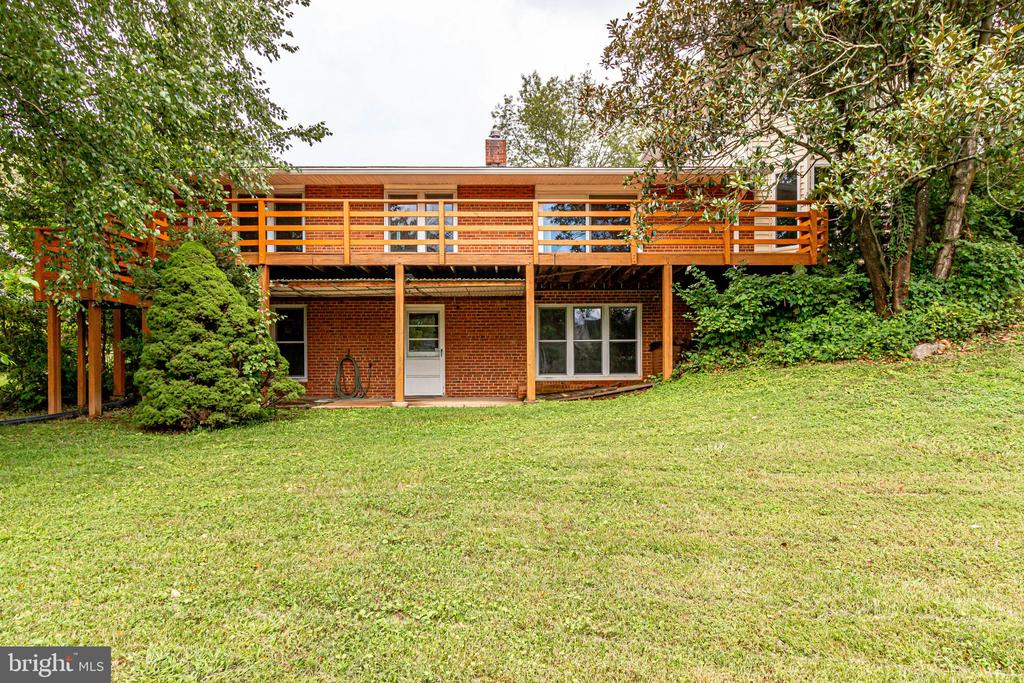 6525 BYRNES DRIVE