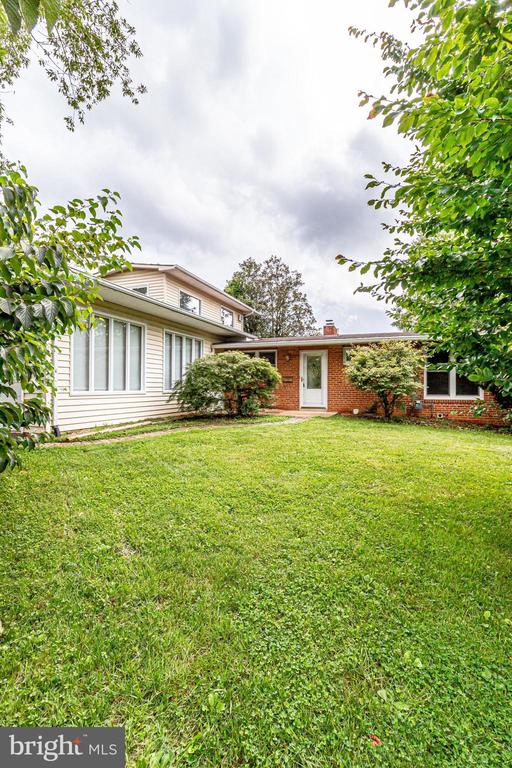 6525 BYRNES DRIVE