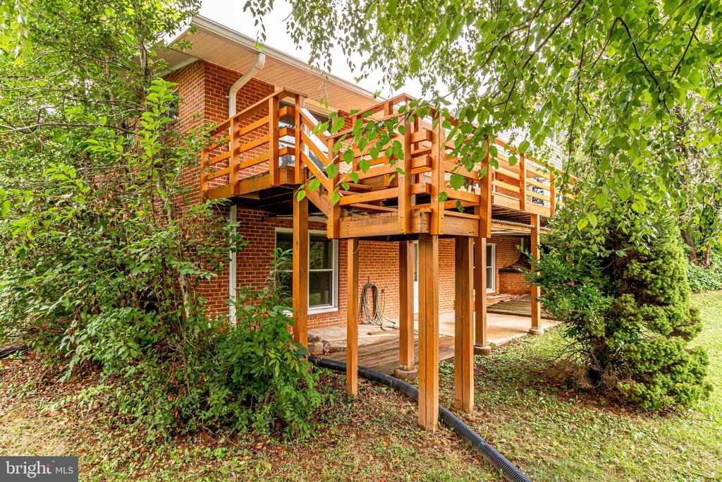 6525 BYRNES DRIVE