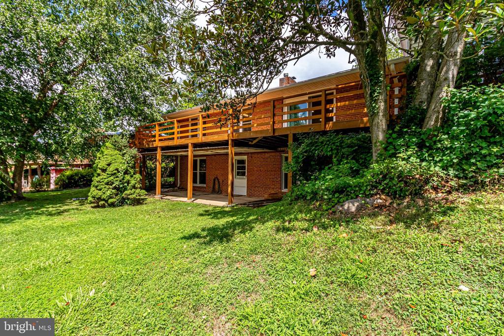 6525 BYRNES DRIVE