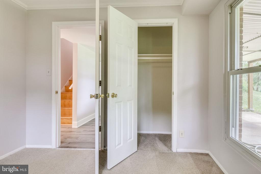 6525 BYRNES DRIVE