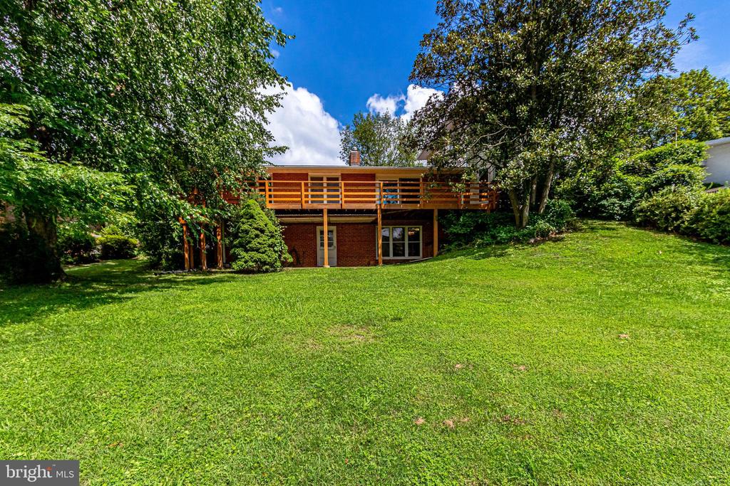 6525 BYRNES DRIVE
