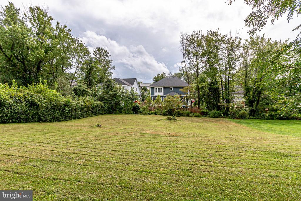 6525 BYRNES DRIVE