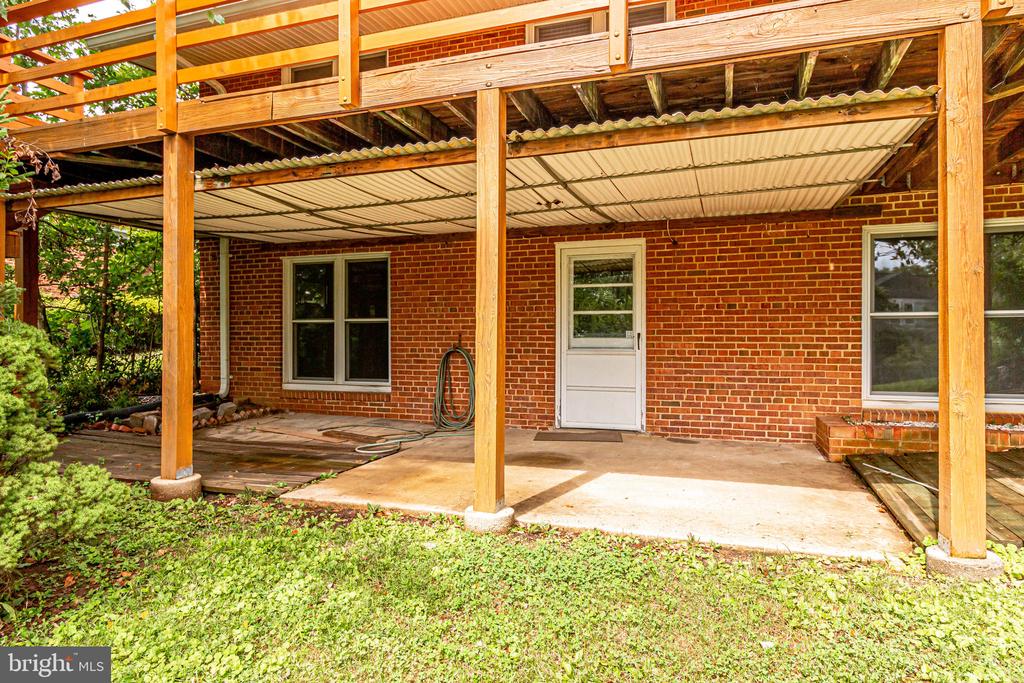 6525 BYRNES DRIVE
