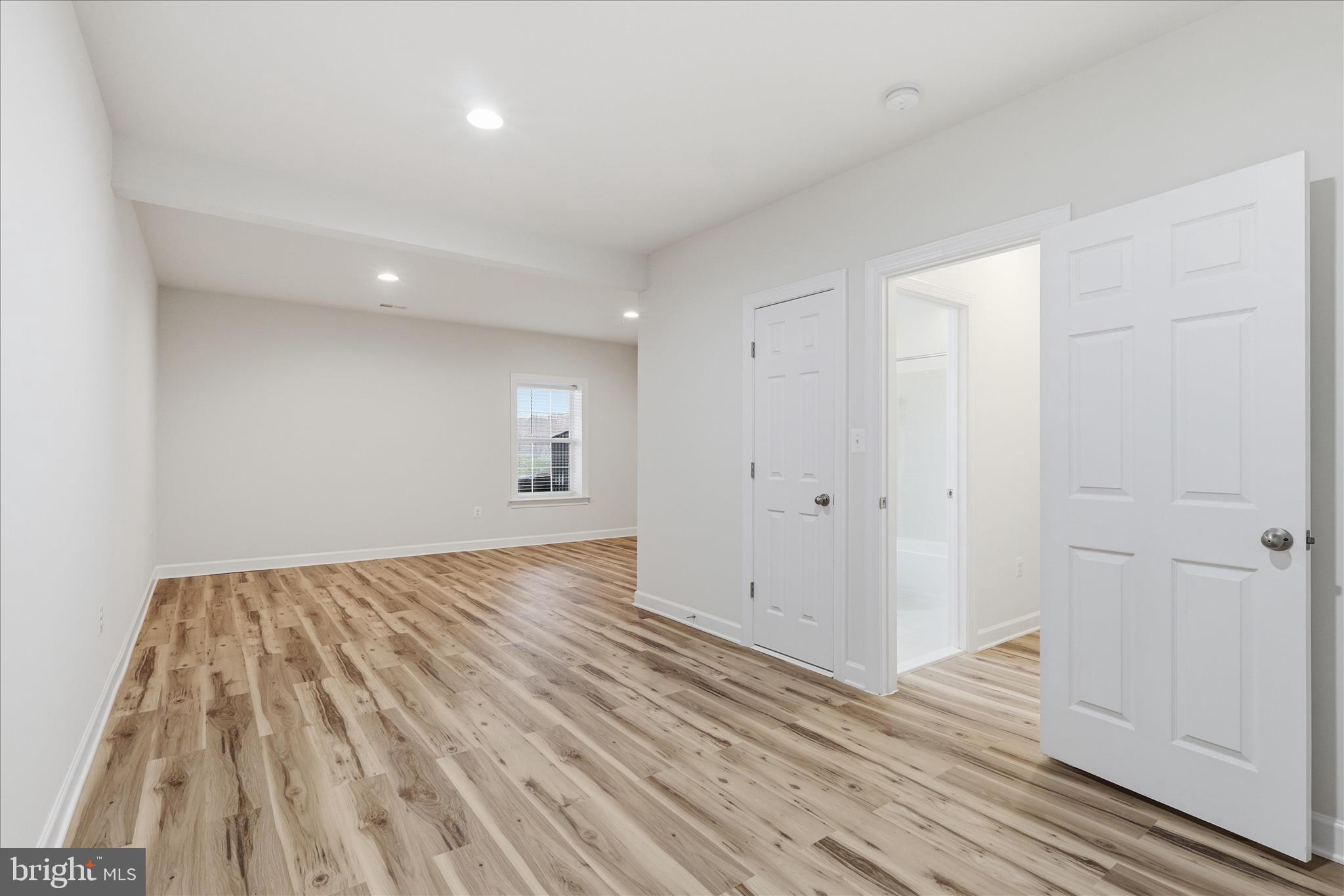 5575 JAMES YOUNG WAY