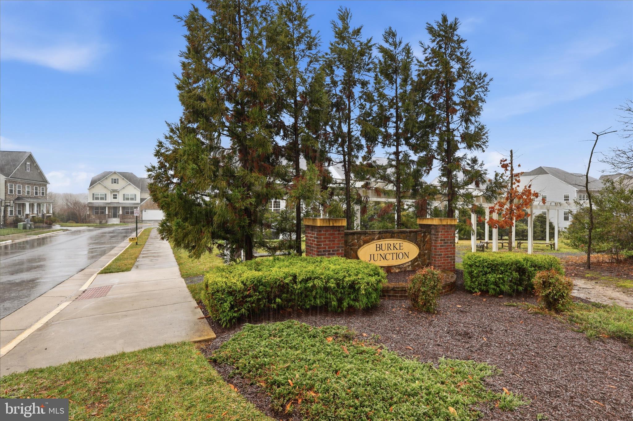 5575 JAMES YOUNG WAY