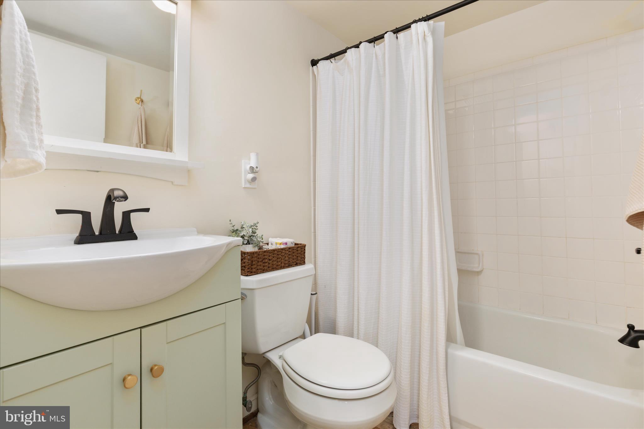 4901 AMERICANA DRIVE 202