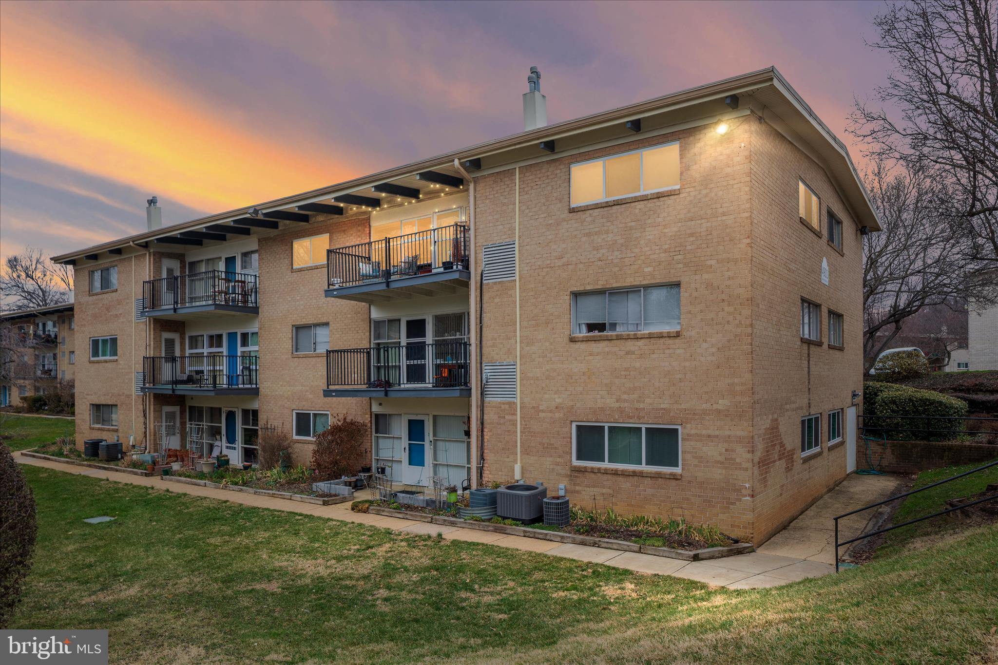 4901 AMERICANA DRIVE 202