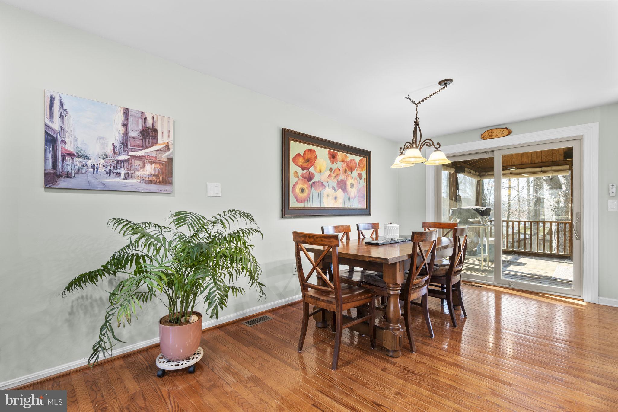 1530 POWELLS TAVERN PLACE