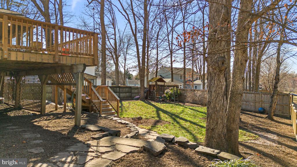 1530 POWELLS TAVERN PLACE