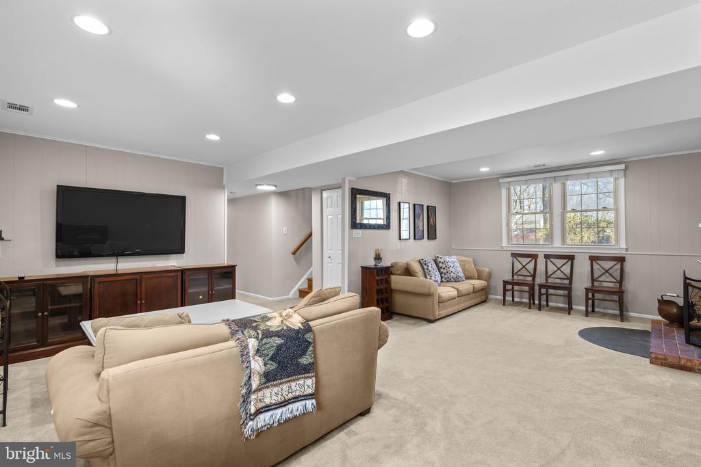 1530 POWELLS TAVERN PLACE