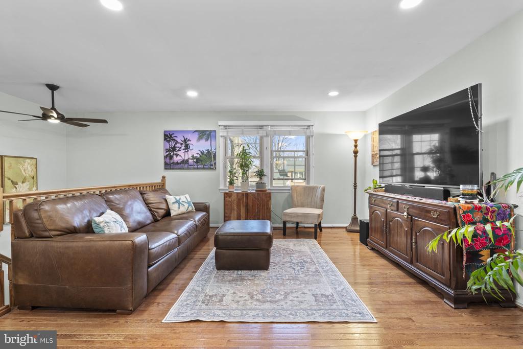 1530 POWELLS TAVERN PLACE