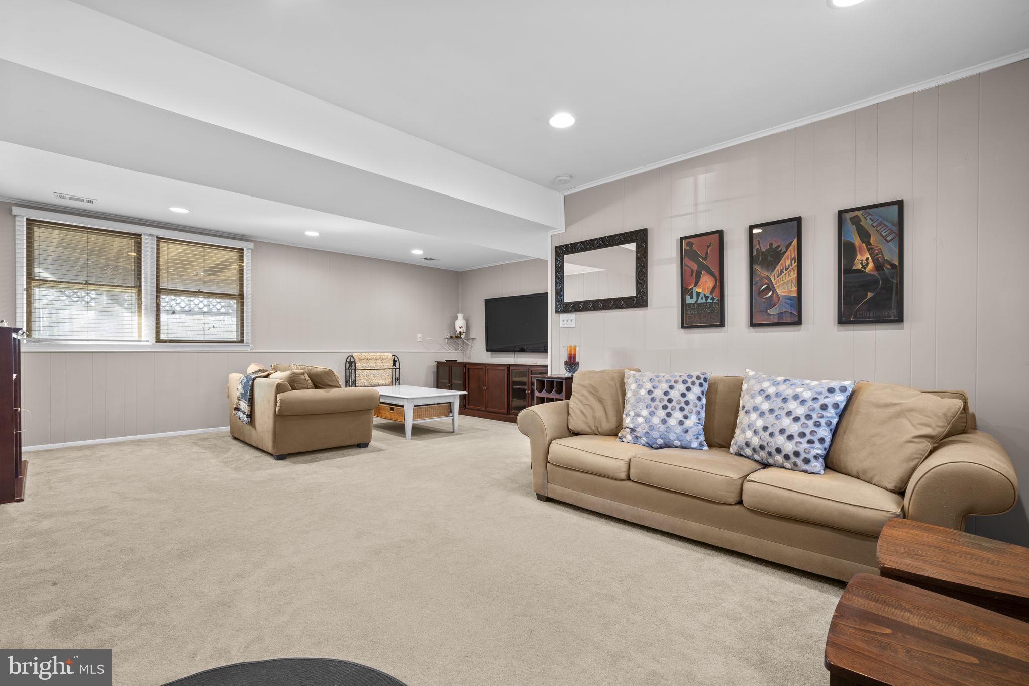 1530 POWELLS TAVERN PLACE