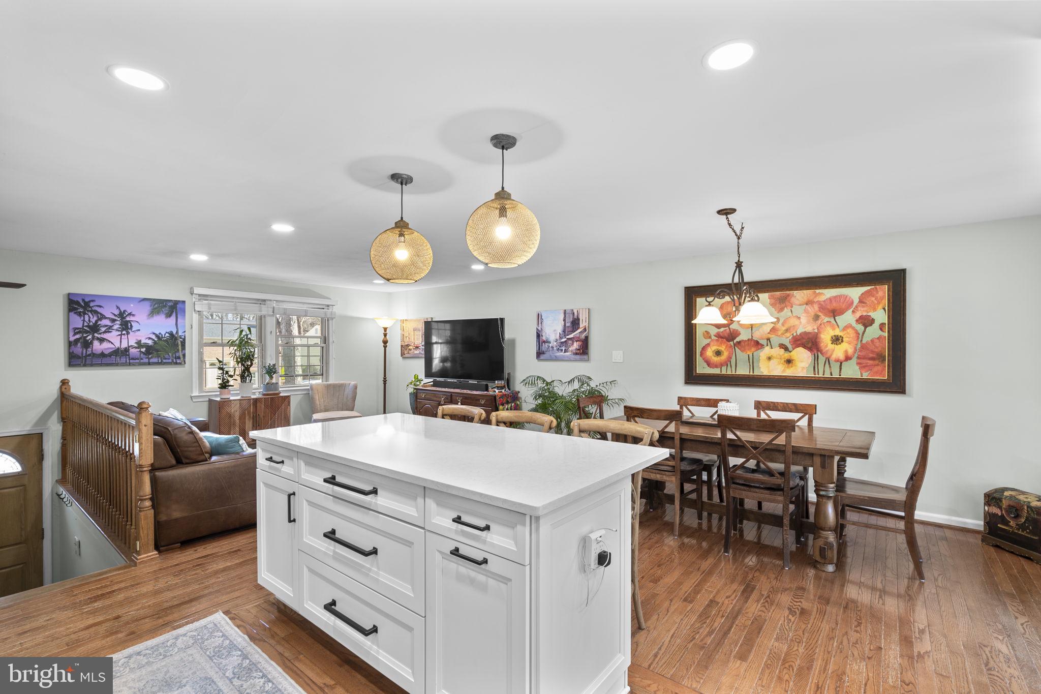 1530 POWELLS TAVERN PLACE