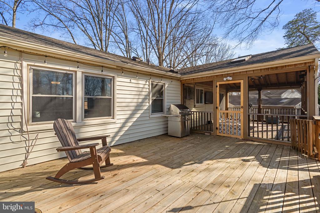 1530 POWELLS TAVERN PLACE