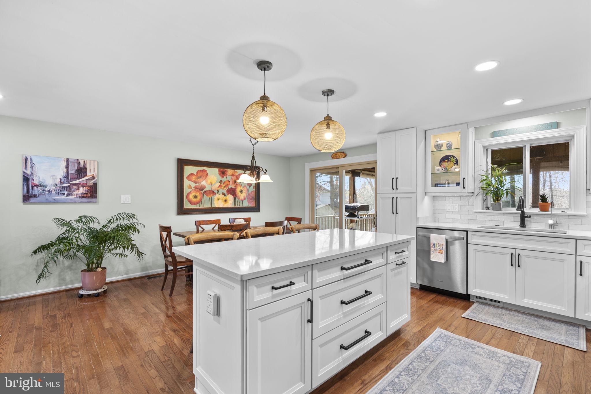 1530 POWELLS TAVERN PLACE