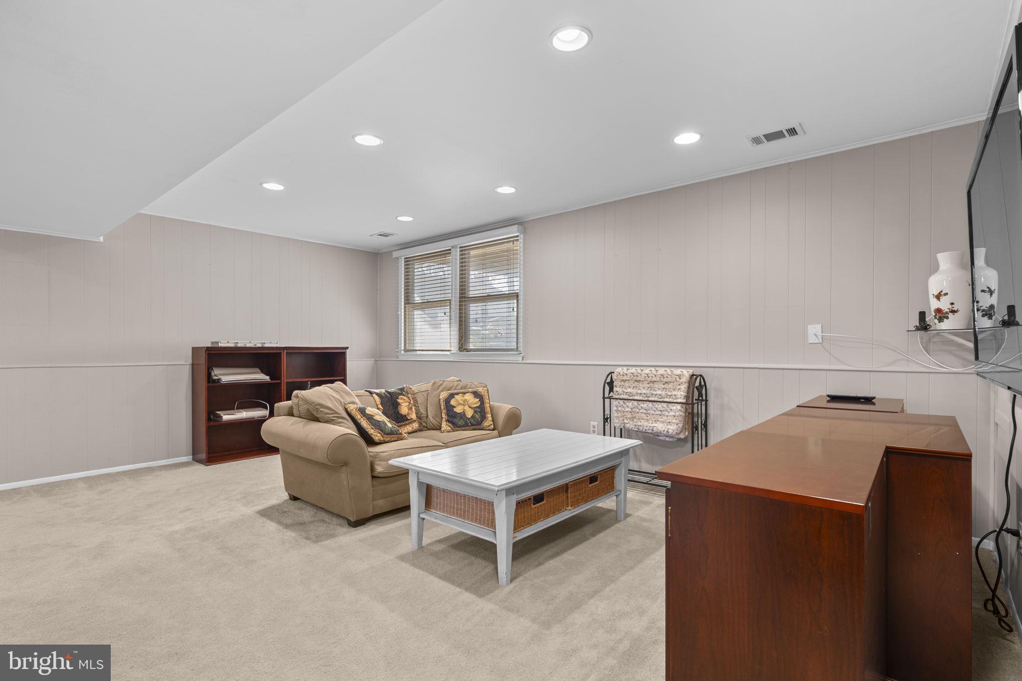 1530 POWELLS TAVERN PLACE