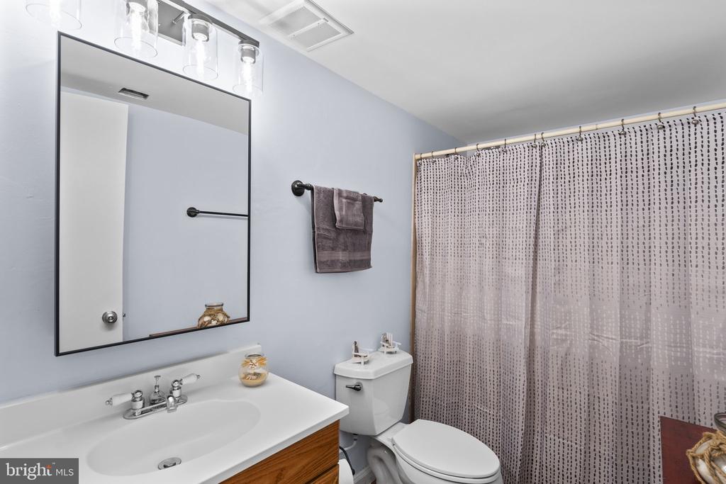1530 POWELLS TAVERN PLACE