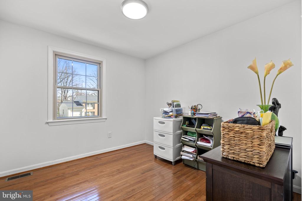 1530 POWELLS TAVERN PLACE