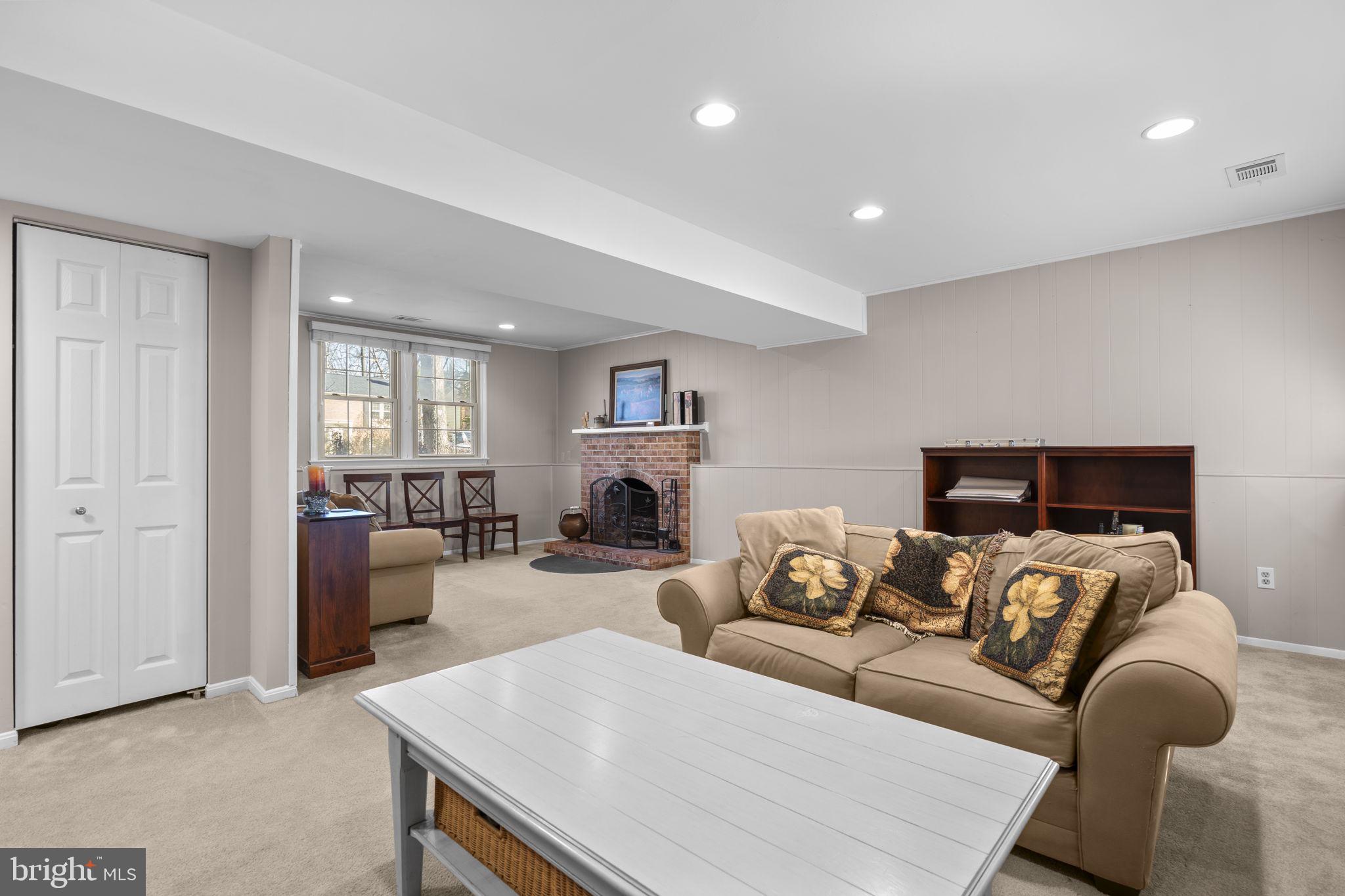 1530 POWELLS TAVERN PLACE