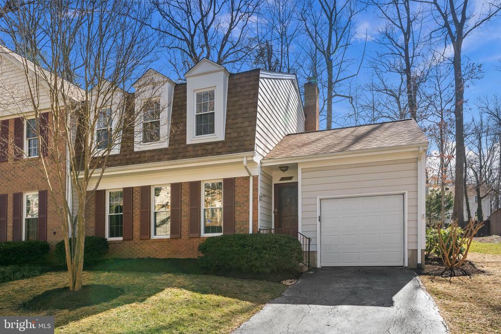 5907 WOOD SORRELS COURT