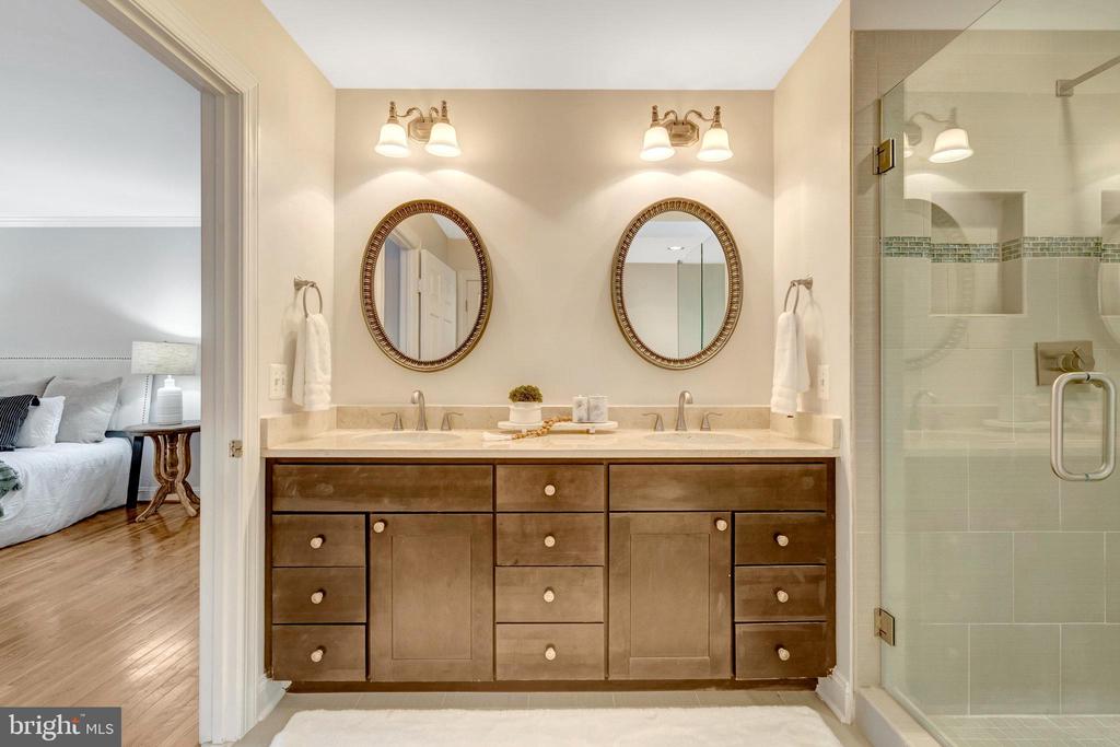 11181 LONGWOOD GROVE DRIVE