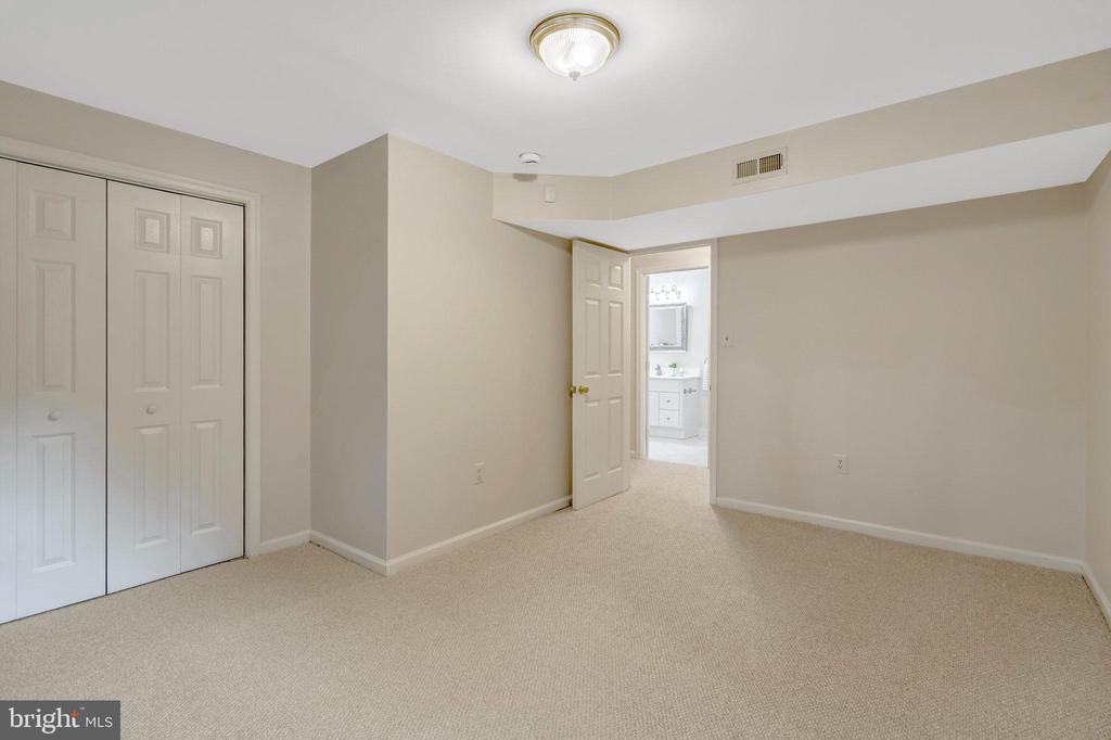 11181 LONGWOOD GROVE DRIVE