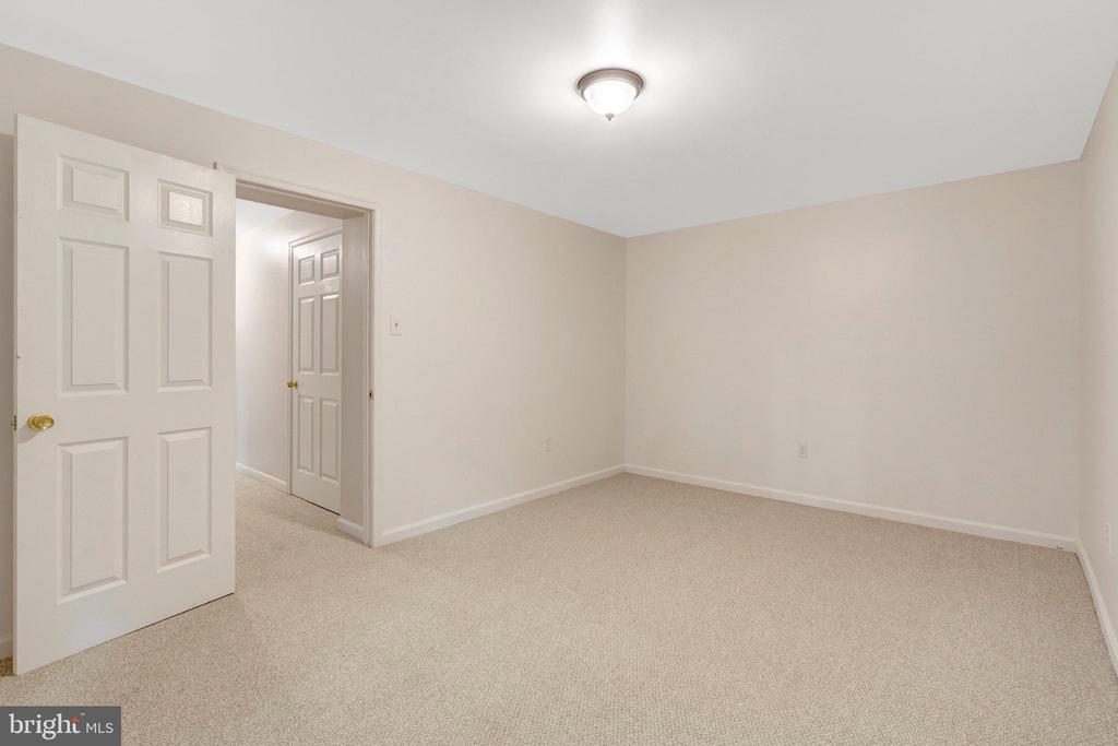 11181 LONGWOOD GROVE DRIVE