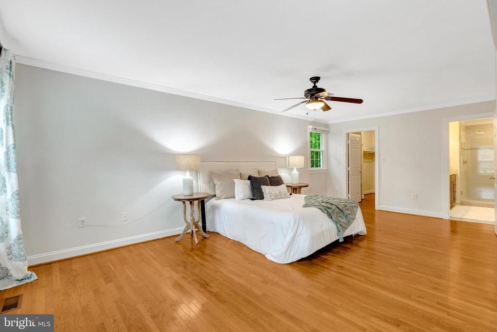 11181 LONGWOOD GROVE DRIVE