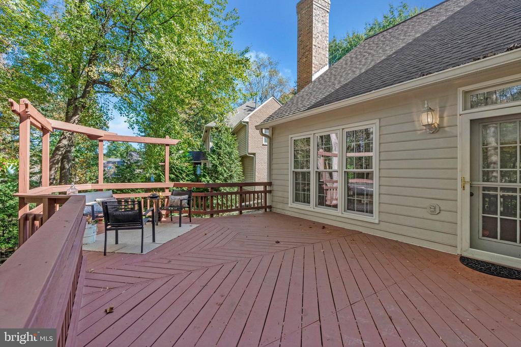 11181 LONGWOOD GROVE DRIVE