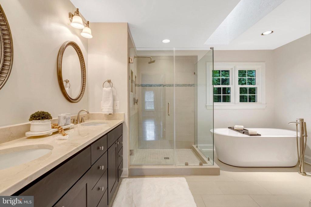 11181 LONGWOOD GROVE DRIVE
